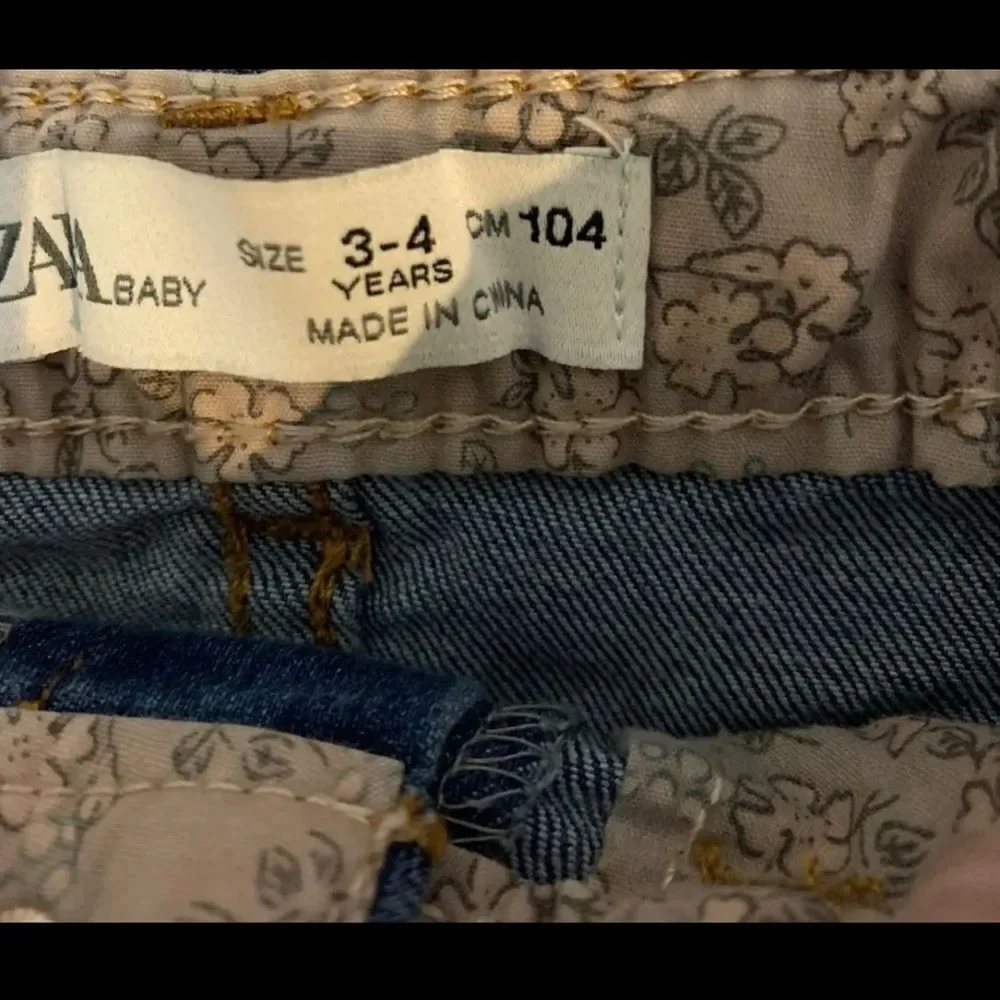Gap  mini skirt 3-4T
